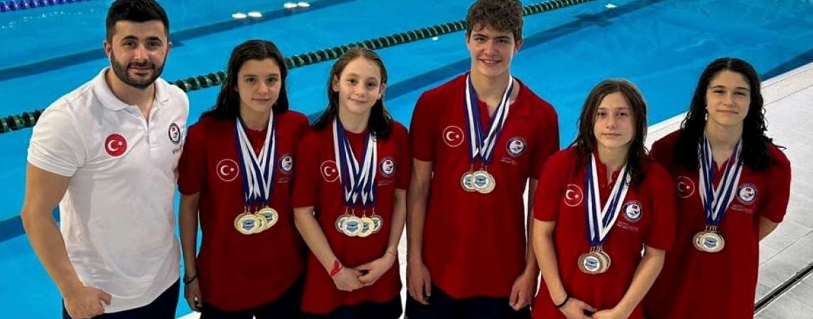 Milli yüzücülerimiz, Bulgaristan'da 38 madalya kazandı 